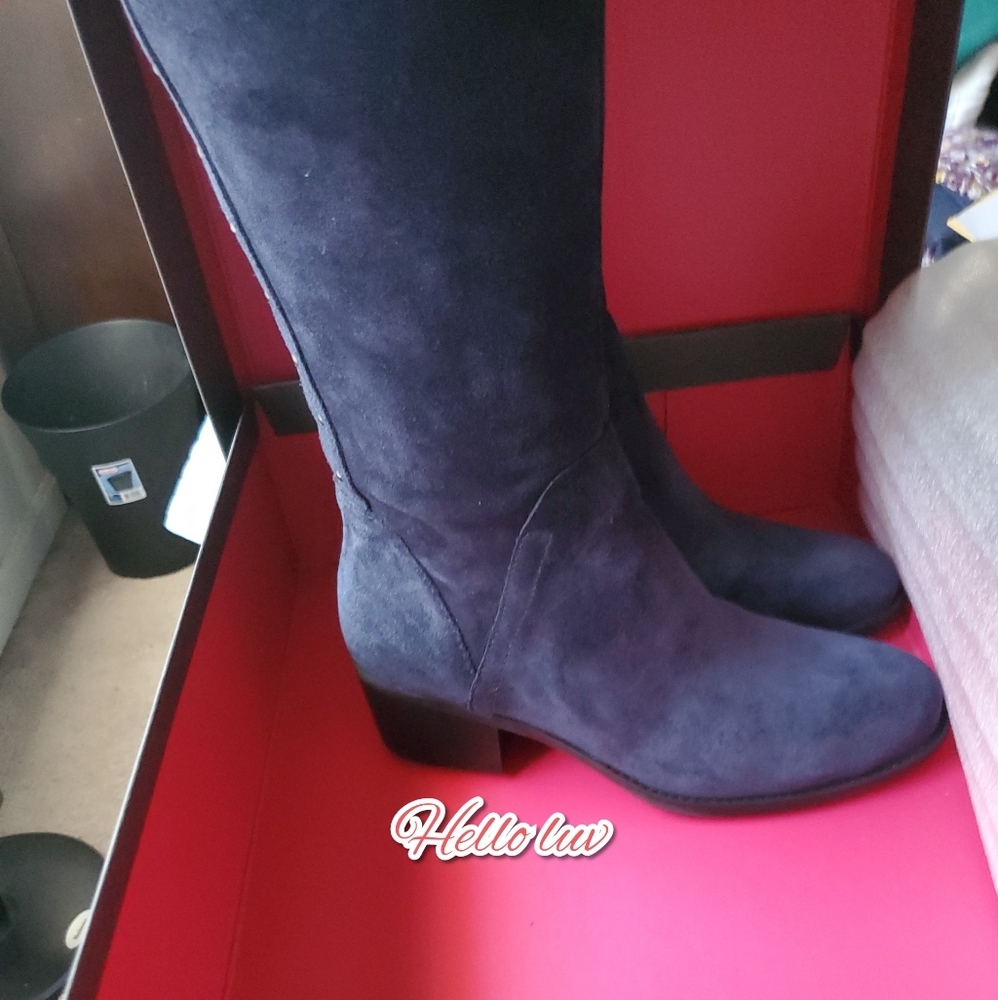 Fun and fabulous Vince Camuto Knee boots